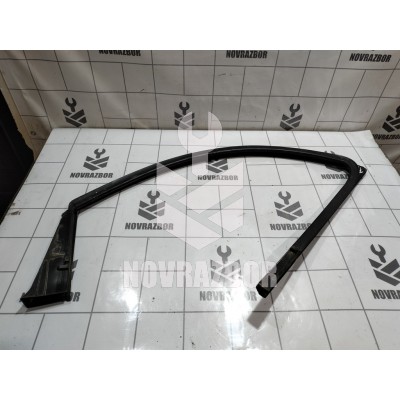 Уплотнитель стекла двери Renault Clio 3 2005-2012 Уплотнитель стекла двери Renault Clio 3 2005-2012