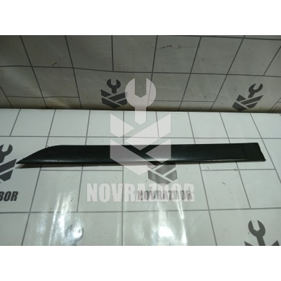 Молдинг задней левой двери Ford Focus 1 1998-2004 Молдинг задней левой двери Ford Focus 1 1998-2004