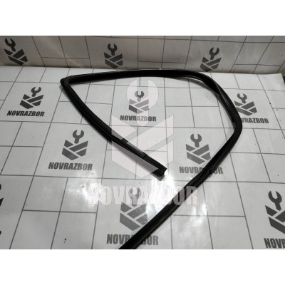 Уплотнитель стекла двери Fiat Albea 2003 + Уплотнитель стекла двери Fiat Albea 2003 +