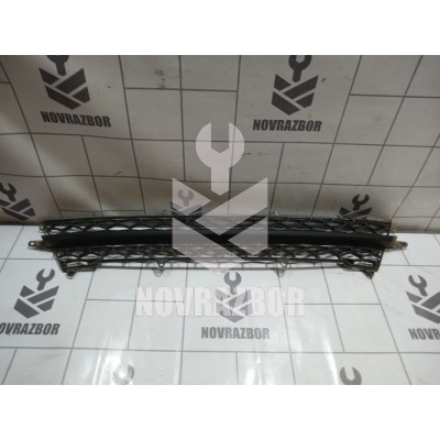 Решетка в бампер центральная LADA VESTA 15-19