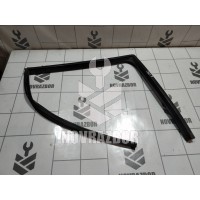 Уплотнитель стекла двери Renault Clio 3  2005-2012