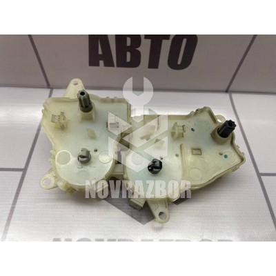 Моторчик заслонки отопителя Ford Focus 1 1998-2004 Моторчик заслонки отопителя Ford Focus 1 1998-2004