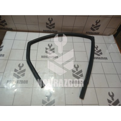 Уплотнитель стекла двери Ford Focus 1 1998-2004 Уплотнитель стекла двери Ford Focus 1 1998-2004