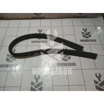 Уплотнитель капота Fiat Albea 2003 +