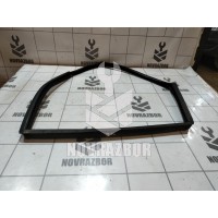 Уплотнитель стекла двери Volvo 440 1992-1994
