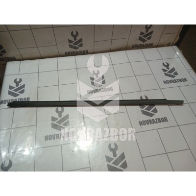 Молдинг стекла Volvo 440 1992-1994