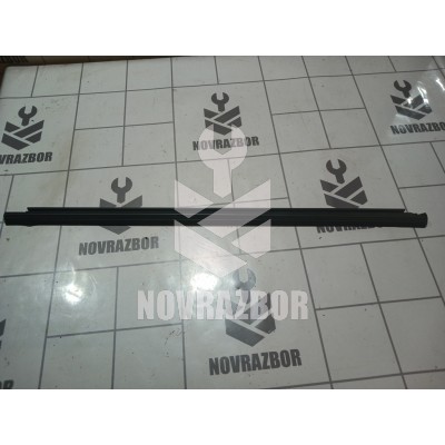 Молдинг стекла Volvo 440 1992-1994