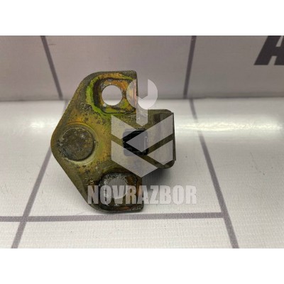 Ответная часть замка двери Ford Focus 1 1998-2004 Ответная часть замка двери Ford Focus 1 1998-2004