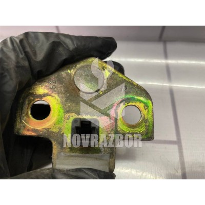 Ответная часть замка двери Ford Focus 1 1998-2004 Ответная часть замка двери Ford Focus 1 1998-2004