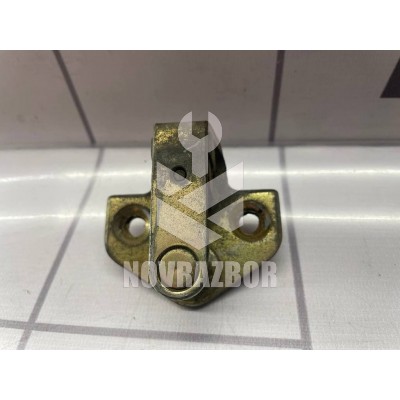 Ответная часть замка двери Ford Focus 1 1998-2004 Ответная часть замка двери Ford Focus 1 1998-2004