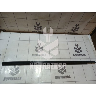 Накладка стекла переднего правого Ford Focus 1 1998-2004