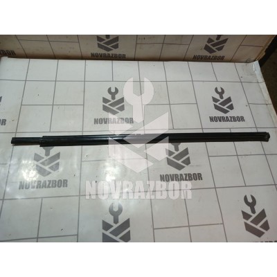 Накладка стекла переднего левого Ford Focus 1 1998-2004