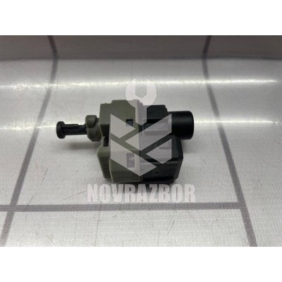 Датчик включения стопсигнала Ford Focus 1 1998-2004 Датчик включения стопсигнала Ford Focus 1 1998-2004