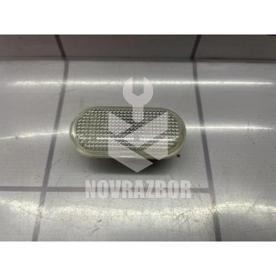 Повторитель на крыло белый Renault Logan 2005-2014