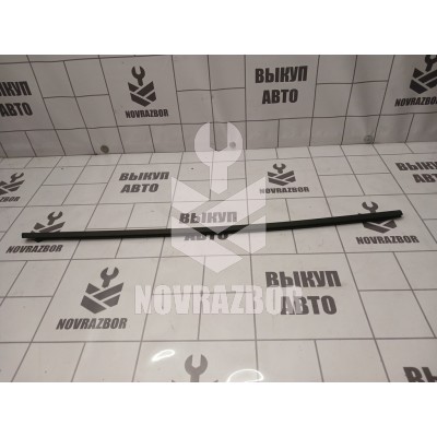 Уплотнитель стекла двери Renault Megane 3 09-16