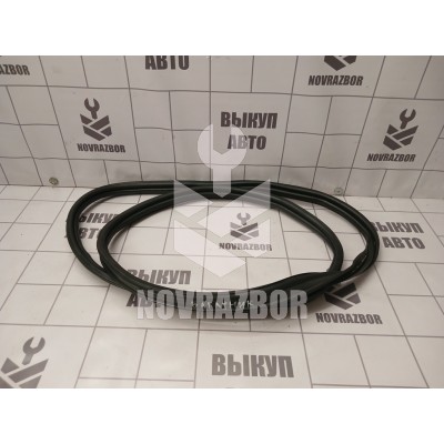 Уплотнитель Renault Megane 3 09-16