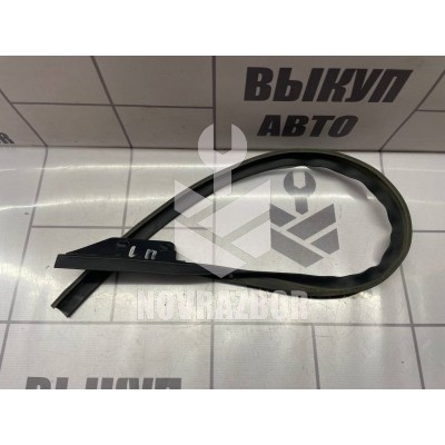 Уплотнитель двери Renault Megane 3 09-16 Уплотнитель двери Renault Megane 3 09-16