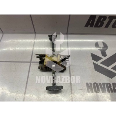 Ограничитель двери Renault Megane 3 09-16