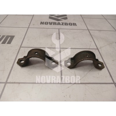 Кронштейн крепления переднего стабилизатора Audi 80 90 B3 86-91 Кронштейн крепления переднего стабилизатора Audi 80 90 B3 86-91