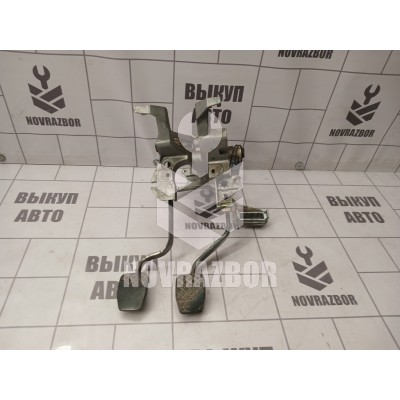 Блок педалей Audi 80 90 B3 86-91 Блок педалей Audi 80 90 B3 86-91