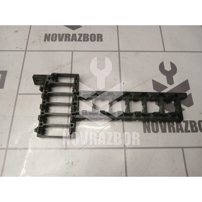 Кронштейн (сопут. товар) Audi 80 90 B3 86-91 Кронштейн (сопут. товар) Audi 80 90 B3 86-91