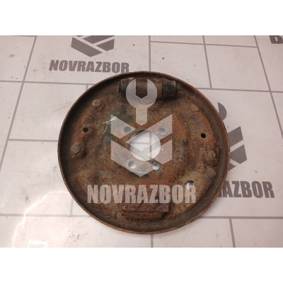 Щит опорный задний правый Audi 80 90 B3 86-91 Щит опорный задний правый Audi 80 90 B3 86-91