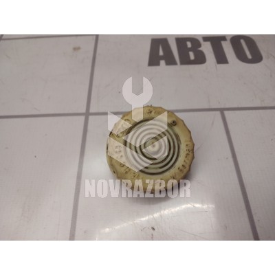 Крышка бачка тормозной жидкости Audi 80 90 B3 86-91 Крышка бачка тормозной жидкости Audi 80 90 B3 86-91