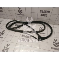 Уплотнитель двери Mitsubishi Lancer 10 CX CY 07-17