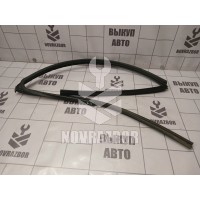 Уплотнитель стекла двери Mitsubishi Lancer 10 CX CY 07-17