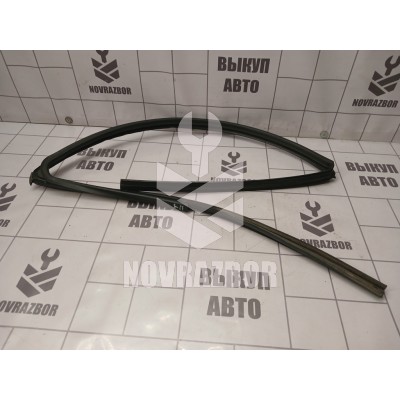 Уплотнитель стекла двери Mitsubishi Lancer 10 CX CY 07-17 Уплотнитель стекла двери Mitsubishi Lancer 10 CX CY 07-17