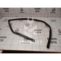 Уплотнитель стекла двери Renault Logan 2005-2014