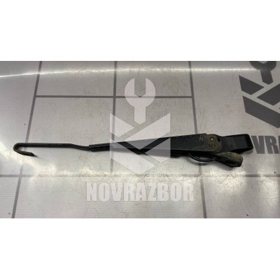 Поводок стеклоочистителя заднего Ford Focus 1 1998-2004 Поводок стеклоочистителя заднего Ford Focus 1 1998-2004