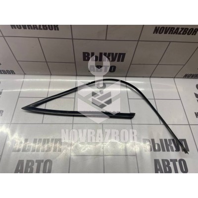 Уплотнитель стекла двери Audi 80 90 B3 86-91 Уплотнитель стекла двери Audi 80 90 B3 86-91
