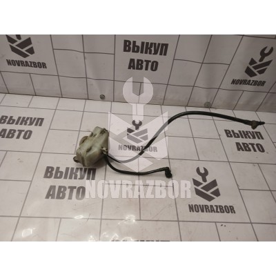 Бачок главного тормозного цилиндра Ford Focus 1 1998-2004