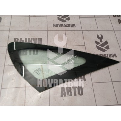Стекло кузовное глухое правое Ford Focus 2 05-08
