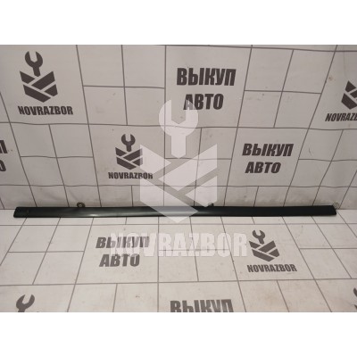 Молдинг передней левой двери Ford Focus 2 05-08