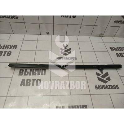 Накладка стекла заднего правого Ford Focus 2 05-08