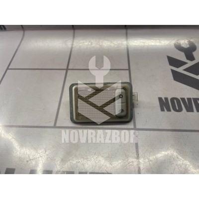 Плафон салонный Ford Focus 2 05-08 Плафон салонный Ford Focus 2 05-08