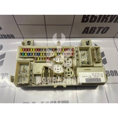 Блок предохранителей Ford Focus 2 05-08 Блок предохранителей Ford Focus 2 05-08