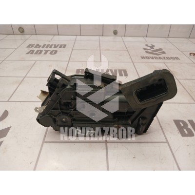 Замок двери передней правой Skoda Yeti 2009-2018