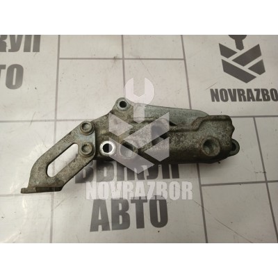 Кронштейн двигателя правый Skoda Yeti 2009-2018