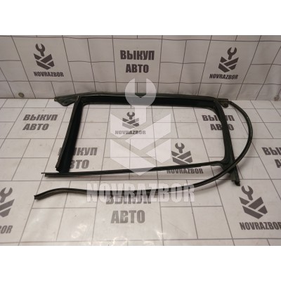 Уплотнитель стекла двери Skoda Yeti 2009-2018