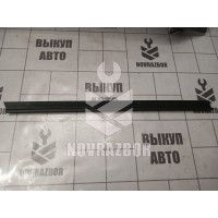 Накладка стекла переднего левого Skoda Yeti 2009-2018