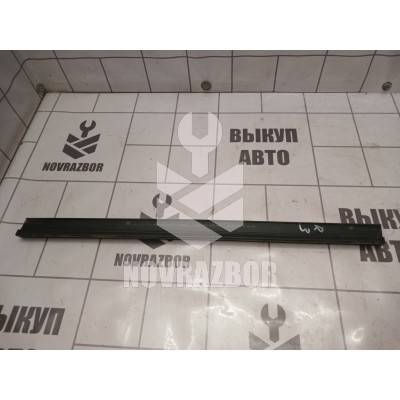 Накладка стекла заднего правого Skoda Yeti 2009-2018 Накладка стекла заднего правого Skoda Yeti 2009-2018