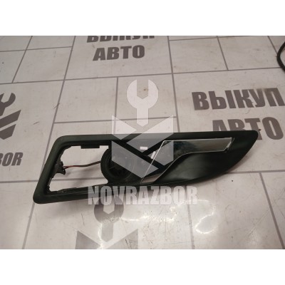 Ручка двери передней внутренняя левая Skoda Yeti 2009-2018