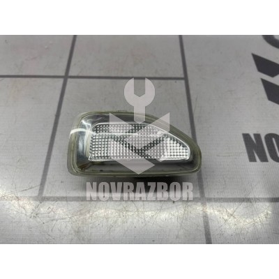 Повторитель на крыло левый белый Renault Logan 2 14-18