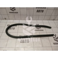 Уплотнитель капота Skoda Yeti 2009-2018