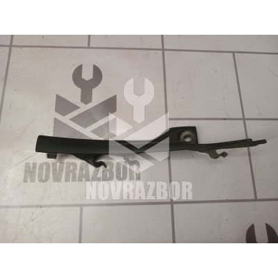 Накладка лобового стекла правая Renault Logan 2 14-18