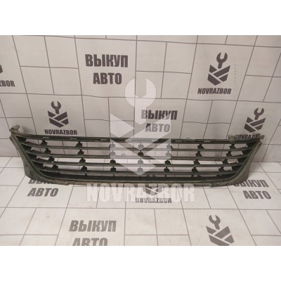 Решетка в бампер центральная Renault Logan 2 14-18