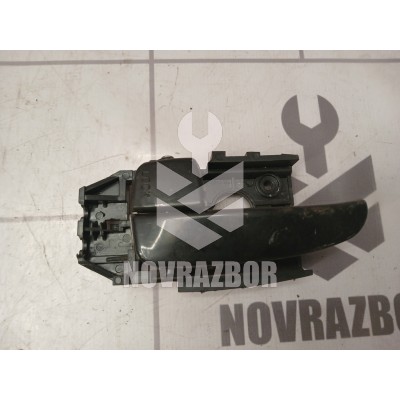 Ручка двери передней внутренняя левая Hyundai Elantra 3 00-05 Ручка двери передней внутренняя левая Hyundai Elantra 3 00-05